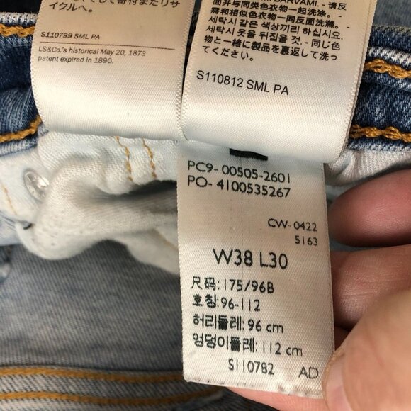 Levis Mens Jeans Size 38x30 505 Straight Leg Classic Casual Denim Relaxed Fit - Picture 9 of 12